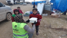 Türkiye'den İdliblileri ısıtan yardım - Diriliş Postası