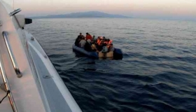 Çanakkale açıklarında 32 göçmen kurtarıldı
