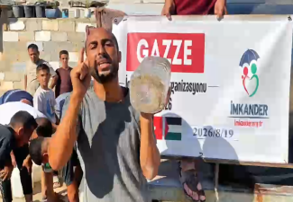 Gazze 039 ye tankerlerle su yardımı Gazze 039 ye tankerlerle su yardımı